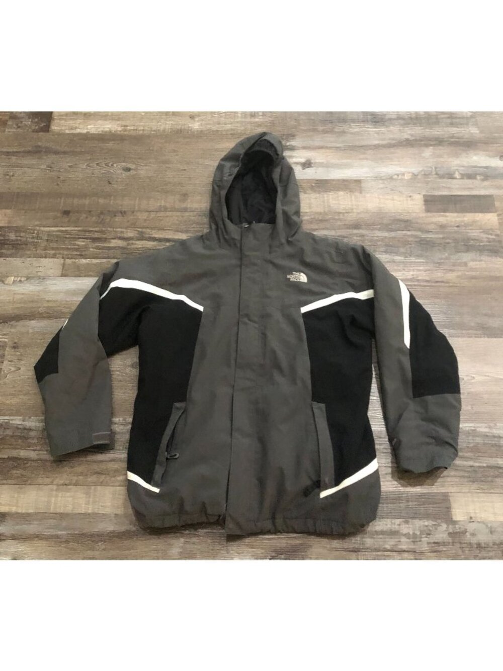 The North Face HyVent Triclimate Ski Jacket Youth Boys Large Gray & Black